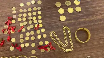 Bir servet buldu, gözünü kırpmadan polise teslim etti