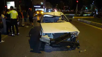 Manavgat'ta trafik kazası İki kişi hastanelik oldu