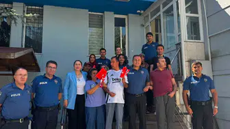 Afyonkarahisar’da polisten otizmli bireylere şefkatli yaklaşım