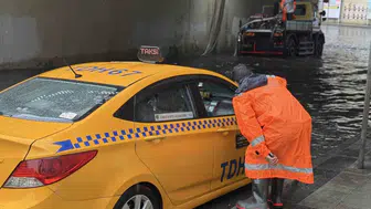 Zincirlikuyu alt geçidinde sağanak teslimiyeti