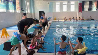 Patnos havuzlarında yüzme seferberliği sürüyor