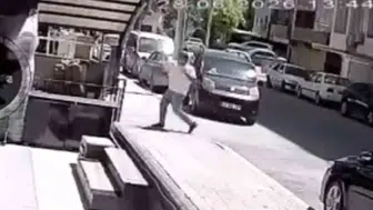 Şanlıurfa Haliliye’de apartman önünde kanlı saldırı