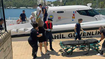 Fethiye açıklarında acil durum İki kişi denizden kurtarıldı