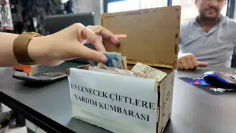 Rize’de bir esnaf evlenecek gençlerin yükünü hafifletiyor