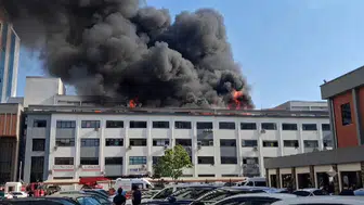 Gaziantep’teki iş merkezinde çatıyı alevler sardı