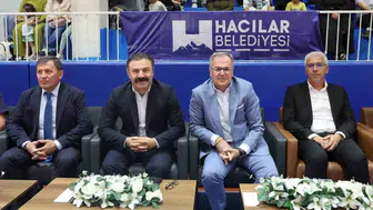 Hacılar’da çocuklar ekranı bırakıp sahalara indi