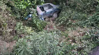 Hatay Payas’ta otomobil dereye uçtu