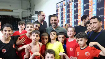 Minik güreşçiler 2036 olimpiyatları için mindere çıktı