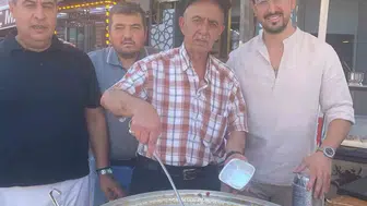 Odunpazarı esnafından sokakta aşure geleneği