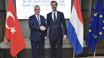 Bakan Bolat Hollanda ile ticaret masasına oturdu