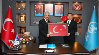 Düzce Valisi Makas Ülkü Ocaklarını ziyaret etti