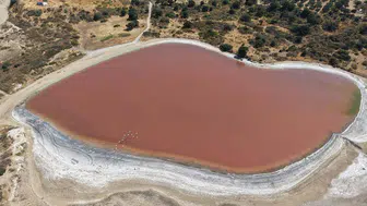 Çanakkale’nin meşhur Kalpli Gölü yeniden pembe renge döndü