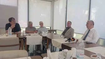 Bergama’da deprem etkisi Belediye başkanı ve 19 üye istifa etti