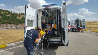 Sivas yolunda iki araç çarpıştı 8 kişi hastanelik oldu