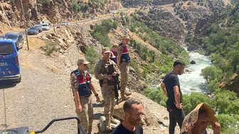 Şırnakta kayıp Erkan Sakı bulmak için su altı ve sınır ötesi tarama sürüyor