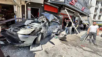 Ankara'da EGO otobüsü dükkana daldı