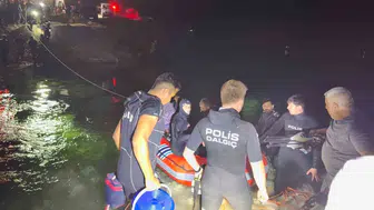 Fırat Nehri kıyısında piknik yapan 26 kişi sular yükselince mahsur kaldı