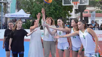 Sinop sokakları 15 ülkeden gelen basketbolcularla şenleniyor