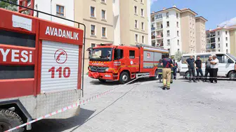 Cam önündeki kağıt havlular marketi yakıyordu