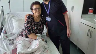Emekli öğretmenini 29 yıl sonra ameliyat masasında gördü
