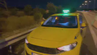 İstanbul polisinden taksiyle göçmen kaçıran çeteye operasyon