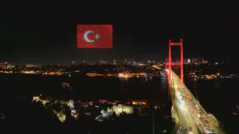 15 Temmuz anması için köprüde dronlar gökyüzünü süsledi
