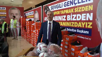 Şahinbey’de karnesini alan öğrencilere belediyeden spor ayakkabısı desteği