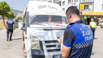 İzmir'de tarım işçisi taşıyan korsan servislere ağır darbe
