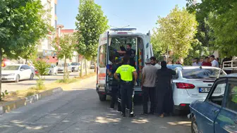 Adıyaman’da yola aniden çıkan çocuğa otomobil çarptı