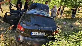 Malatya’da direksiyon hakimiyetini kaybeden sürücü şarampole uçtu