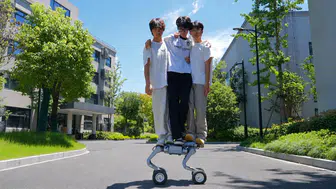 Hem tekerlekli hem ayaklı Unitree yeni robotunu tanıttı