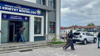 Tokat'ta lastik çalan hırsızlar Sivas yolunda yakayı ele verdi