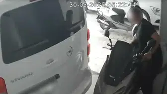 İzmir'de motosiklet hırsızına kamera engeli