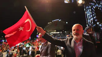 Kayseri Cumhuriyet Meydanı 15 Temmuz için tek yürek oldu