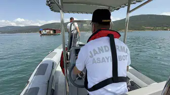 Almus Gölü’nde jandarma devriyesi kaçak avcılığı bitiriyor