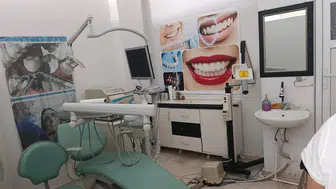 Şanlıurfa'da merdiven altı diş kliniklerine baskın