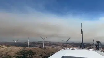 Susurluk ormanlarında rüzgar gülleri arasında yangın çıktı