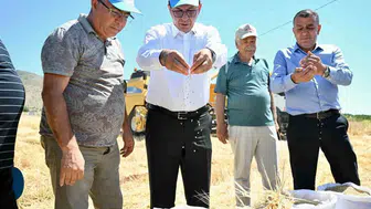 Yeşilyurt Belediyesinden çiftçiye ücretsiz arpa desteği
