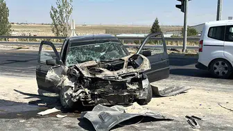 Aksaray Konya yolunda ağır kaza 3 kişi yaralandı