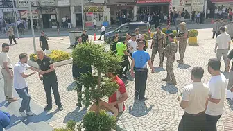 Bursa Adliyesi önünde taraflar birbirine girdi