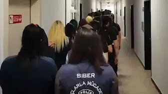 Siber dolandırıcılık şebekelerine 14 ilde büyük darbe