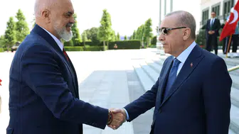 Erdoğan ve Rama NATO Zirvesi kapsamında görüştü