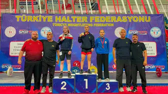 Bilecikli genç halterci Türkiye podyumunda