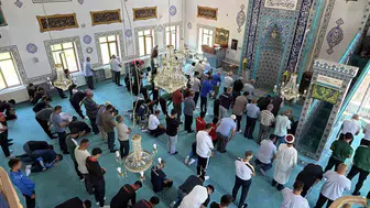 Düzce kampında rakip takımlar namazda buluştu
