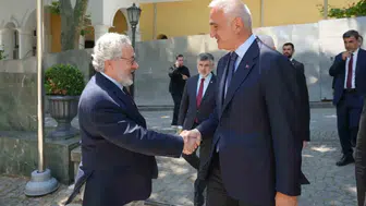 Bakan Ersoy İstanbul’daki İslam mirası merkezini denetledi