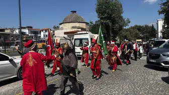 Adana sokaklarında mehteran sesleri yankılandı
