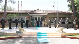 Yaşar Güler Kıbrıs’ta birlikleri denetledi