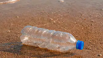 Mısır nişastasından üretilen poşetler 180 günde doğaya karışıyor