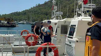 Fethiye açıklarında teknede fenalaşan çocuk için acil tahliye operasyonu