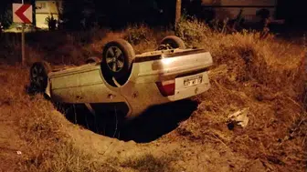 Köpeğe çarpmamak için direksiyon kırdı otomobil ters döndü